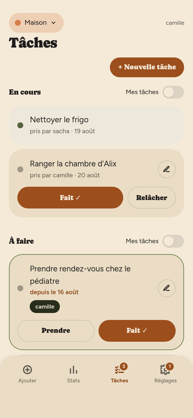 Écran Tâches : bloc « En cours » avec deux tâches prises, puis bloc « À faire », chaque bloc ayant un interrupteur « Mes tâches ».